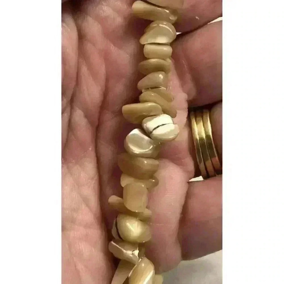 Vintage Abalone Style Pendant Necklace Retro Bohemian Chic Summer Statement - Picture 13 of 16